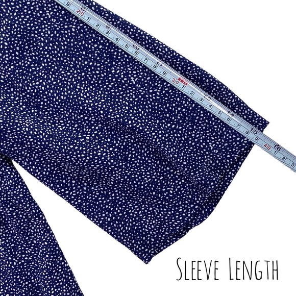 H&M Size 14 Women’s Blouse Top Navy Blue Polkadots print 3/4 sleeve lightweight - Picture 5 of 11